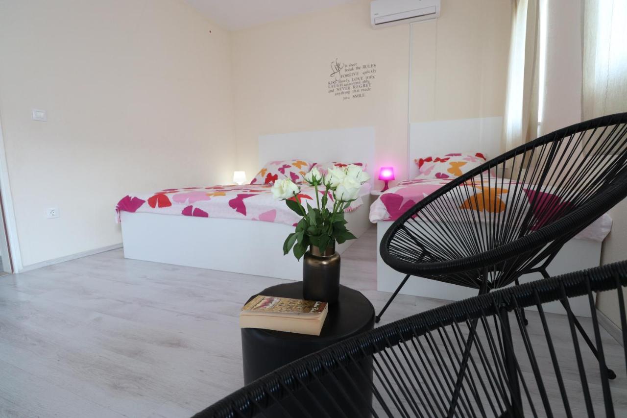 Apartment Charming Seaside Noa & Jakov, Sibenik Zaboric