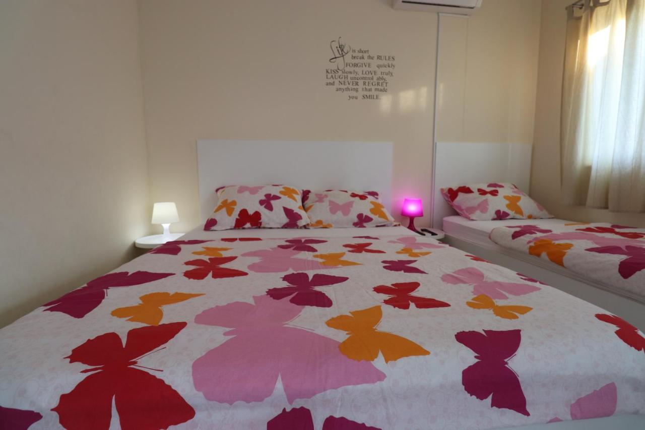 Apartment Charming Seaside Noa & Jakov, Sibenik